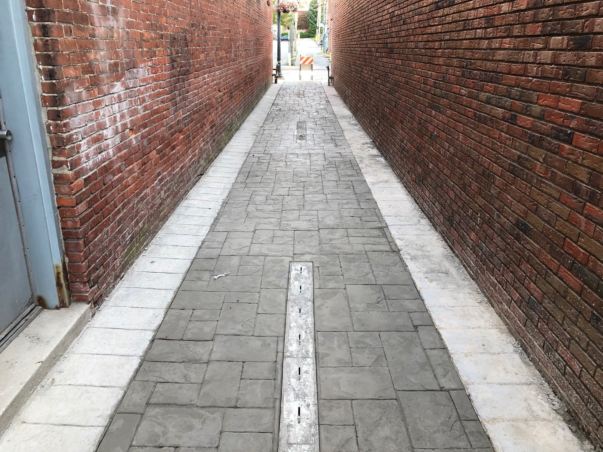alley